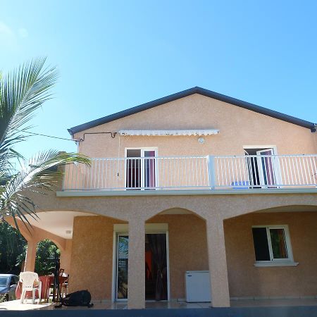 مبيت وإفطار Riviere Saint-Louis Chez Chouchou المظهر الخارجي الصورة